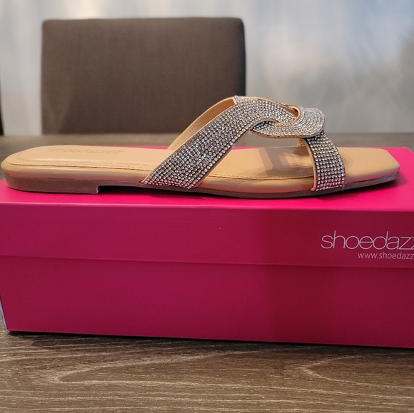 NWOT Shoedazzle Embellished Flat Sandal Size 10 - Picture 4 of 4